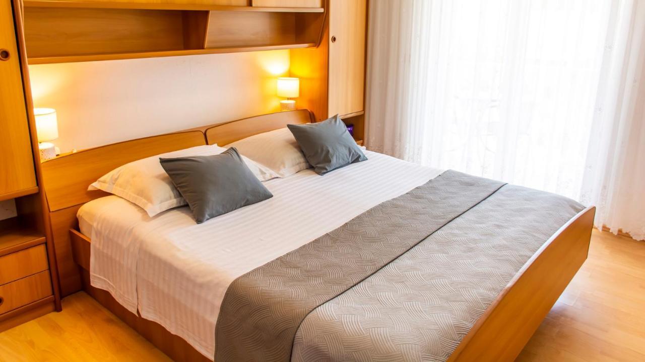 Apartments Curic Trogir Luaran gambar