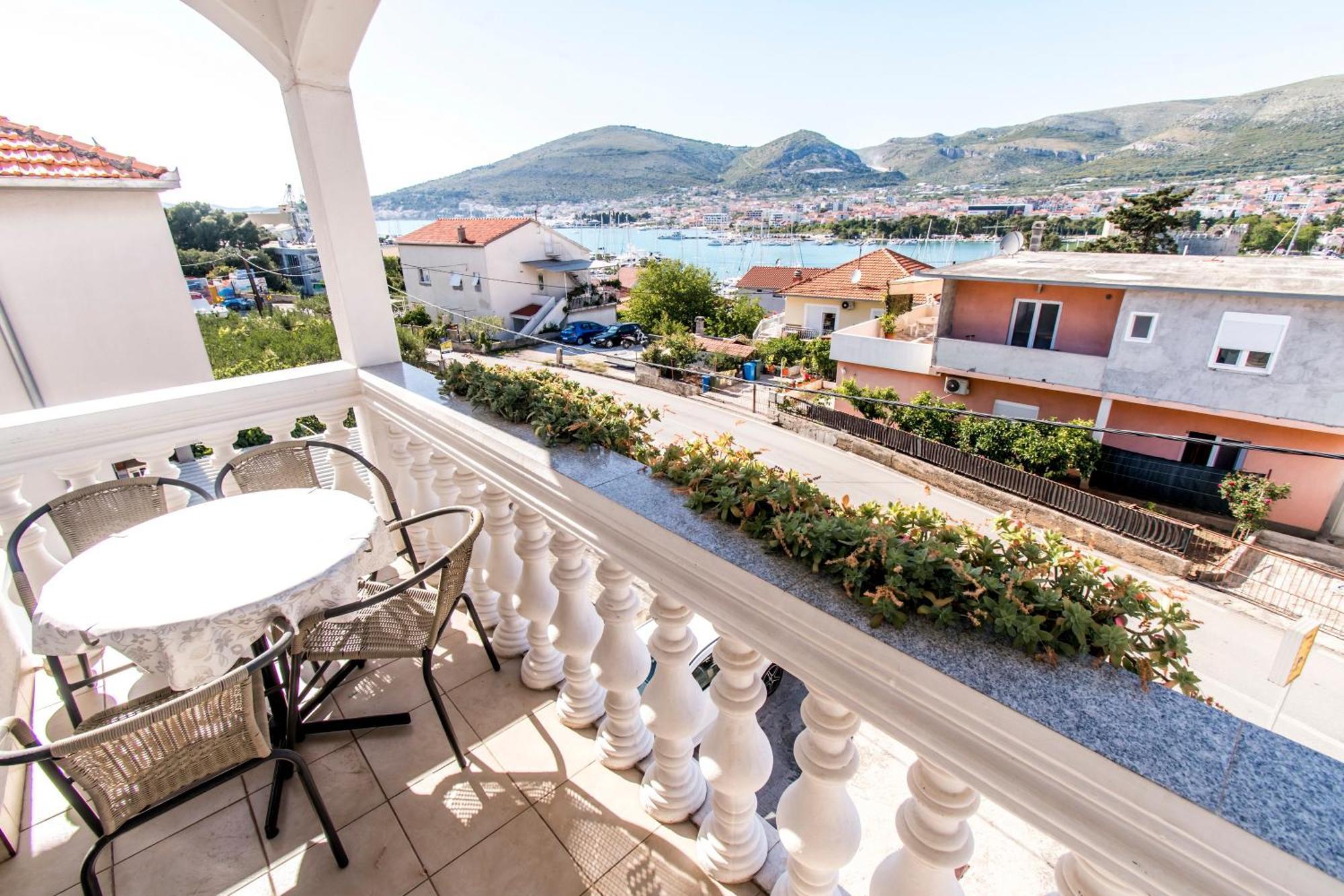 Apartments Curic Trogir Luaran gambar